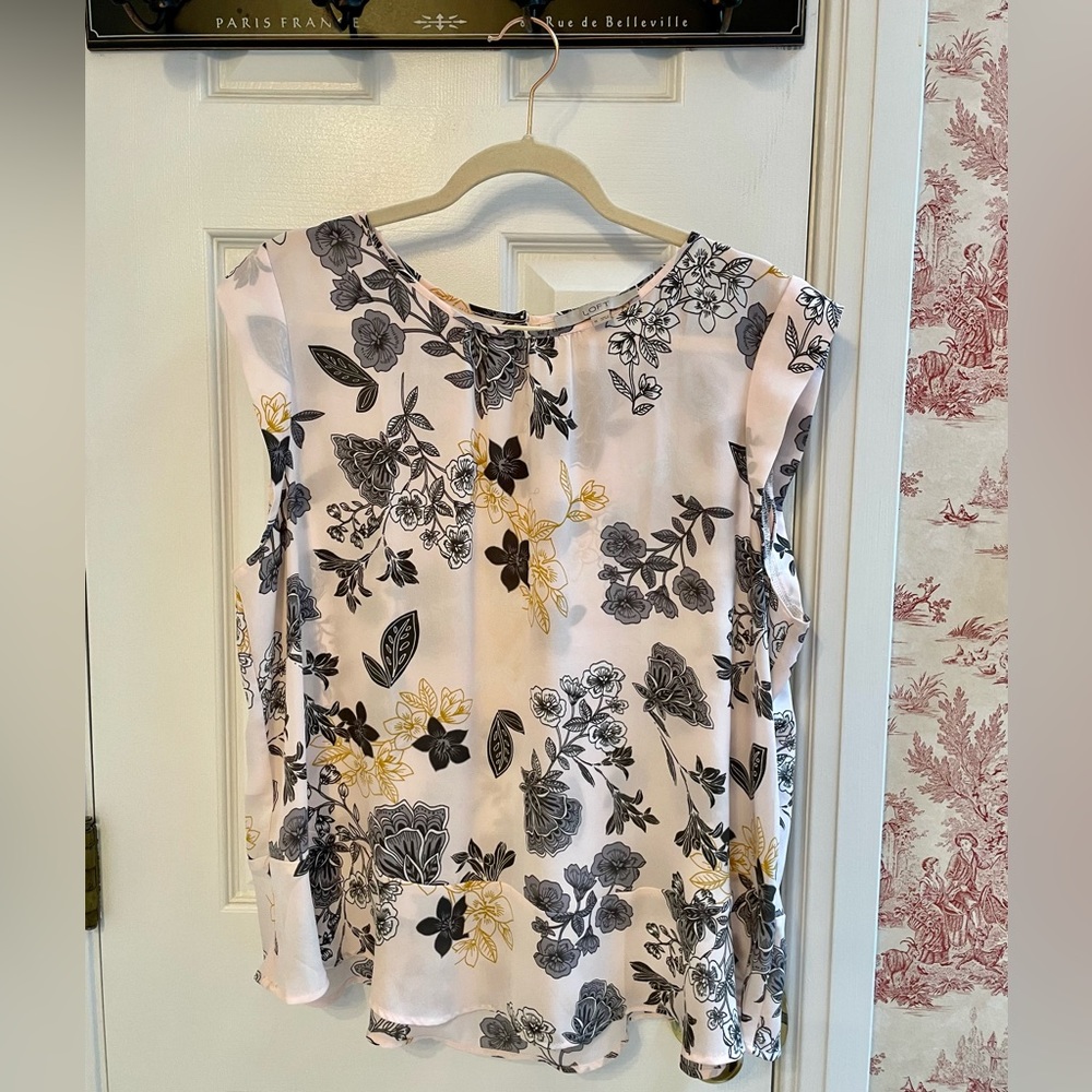 LOFT XL pink sleeveless blouse. Flower pattern.